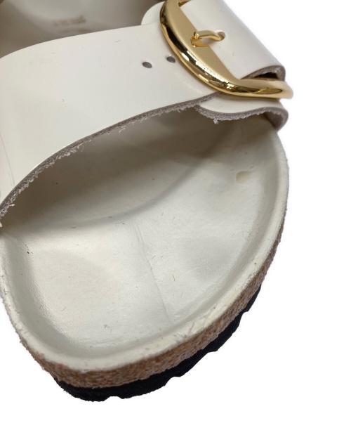 BIRKENSTOCK（ビルケンシュトック）BIRKENSTOCK (ビルケンシュトック) Milano Big Buckle ベージュ サイズ:24.5の古着・服飾アイテム