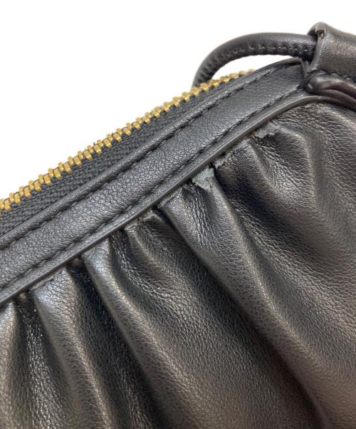 A.P.C.（アーペーセー）A.P.C. (アーペーセー) Ninon スモールドローストリングバッグ ブラックの古着・服飾アイテム