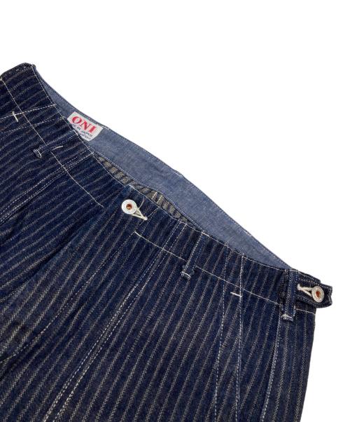 ONI DENIM（オニデニム）ONI DENIM (オニデニム) 針抜きジャガードストライプデニム ホワイト×ネイビー サイズ:32の古着・服飾アイテム