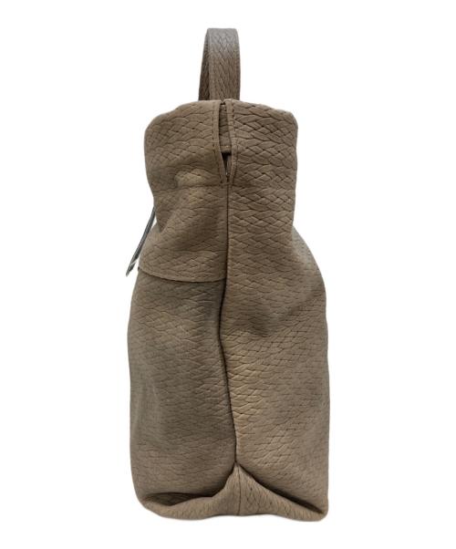 M.U.L.（エムユーエル）M.U.L. (エムユーエル) BENT TOTE Ssize ベージュの古着・服飾アイテム