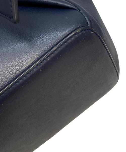 MCM（エムシーエム）MCM (エムシーエム) DUKE NAPPA レザーバックパック ネイビーの古着・服飾アイテム