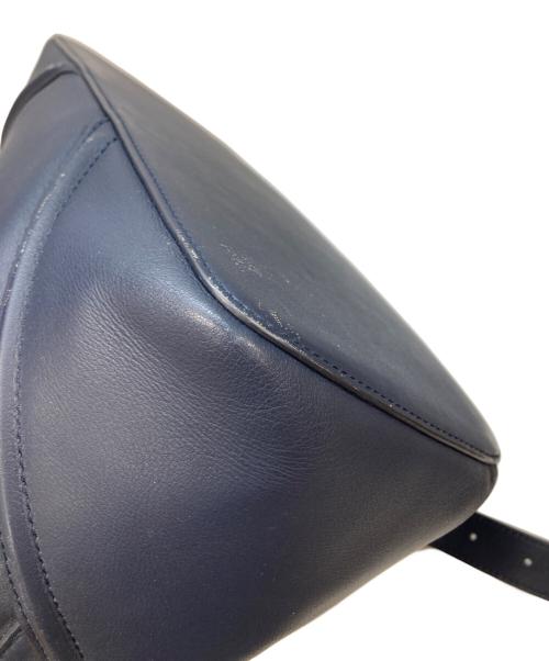 MCM（エムシーエム）MCM (エムシーエム) DUKE NAPPA レザーバックパック ネイビーの古着・服飾アイテム