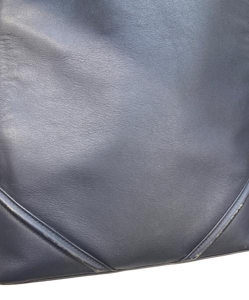 MCM（エムシーエム）MCM (エムシーエム) DUKE NAPPA レザーバックパック ネイビーの古着・服飾アイテム