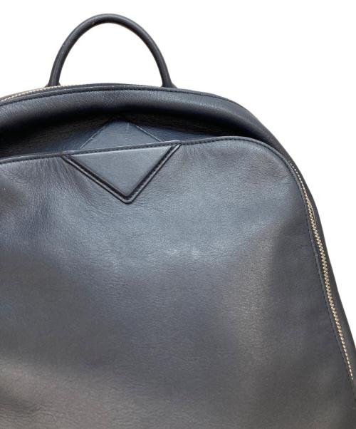 MCM（エムシーエム）MCM (エムシーエム) DUKE NAPPA レザーバックパック ネイビーの古着・服飾アイテム