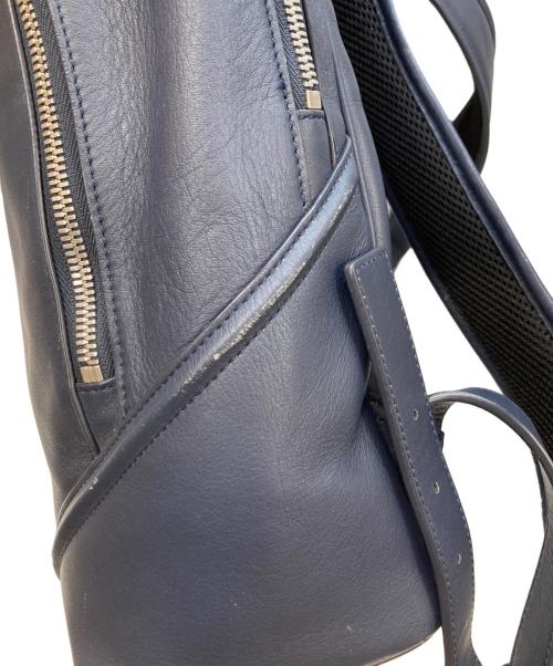 MCM（エムシーエム）MCM (エムシーエム) DUKE NAPPA レザーバックパック ネイビーの古着・服飾アイテム