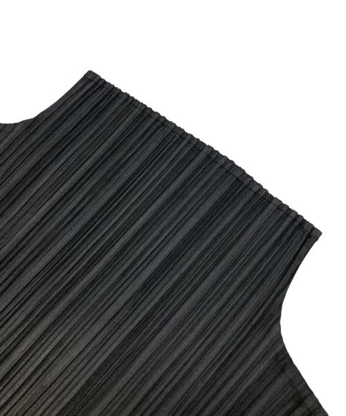 ISSEY MIYAKE（イッセイミヤケ）ISSEY MIYAKE (イッセイミヤケ) ハイネックプリーツカットソー ブラック サイズ:Mの古着・服飾アイテム
