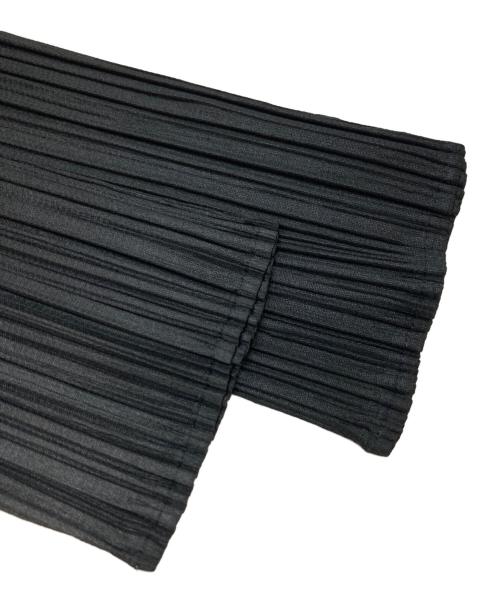 ISSEY MIYAKE（イッセイミヤケ）ISSEY MIYAKE (イッセイミヤケ) ハイネックプリーツカットソー ブラック サイズ:Mの古着・服飾アイテム