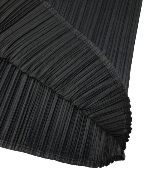 ISSEY MIYAKE（イッセイミヤケ）ISSEY MIYAKE (イッセイミヤケ) ハイネックプリーツカットソー ブラック サイズ:Mの古着・服飾アイテム