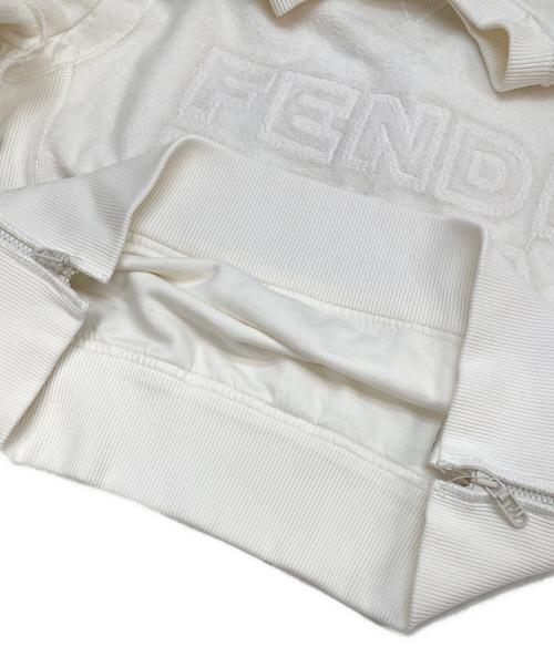 FENDI（フェンディ）FENDI (フェンディ) MARC JACOBS (マークジェイコブス) クロップドロゴスウェット ホワイト サイズ:Mの古着・服飾アイテム