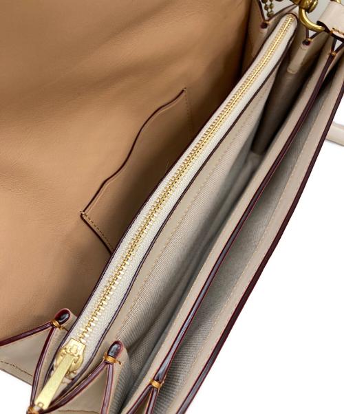 COACH（コーチ）COACH (コーチ) 装飾シグネチャーローズプリントショルダーバッグ ベージュの古着・服飾アイテム