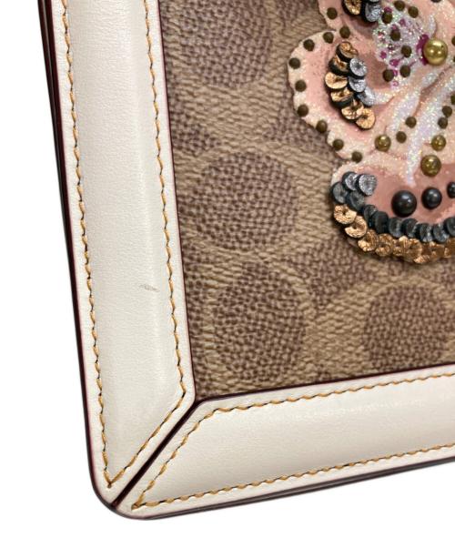 COACH（コーチ）COACH (コーチ) 装飾シグネチャーローズプリントショルダーバッグ ベージュの古着・服飾アイテム