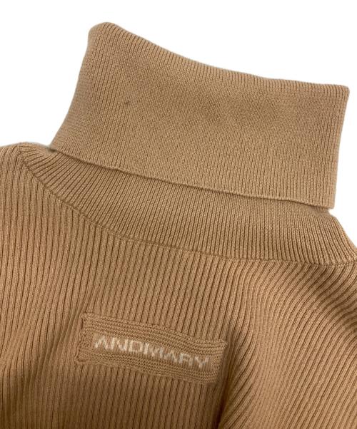 ANDMARY（アンドマリー）ANDMARY (アンドマリー) Jacquard turtleneck tops ベージュ サイズ:FREEの古着・服飾アイテム