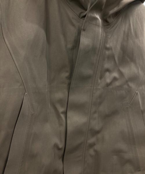 monobi（モノビ）monobi (モノビ) ダウンライナー付きフーデッドコート ブラウン×オリーブ サイズ:Mの古着・服飾アイテム