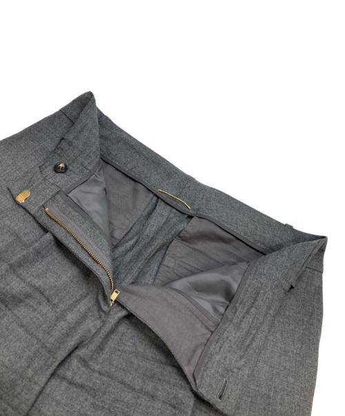 MUSE de Deuxieme Classe（ミューズ ドゥーズィエム クラス）MUSE de Deuxieme Classe (ミューズ ドゥーズィエム クラス) masculin タックパンツ グレー サイズ:38の古着・服飾アイテム