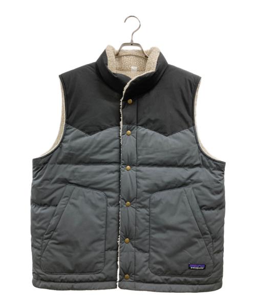 Patagonia（パタゴニア）Patagonia (パタゴニア) リバーシブル・ビビー・ダウン・ベスト ブラックxグレー×アイボリー サイズ:Lの古着・服飾アイテム