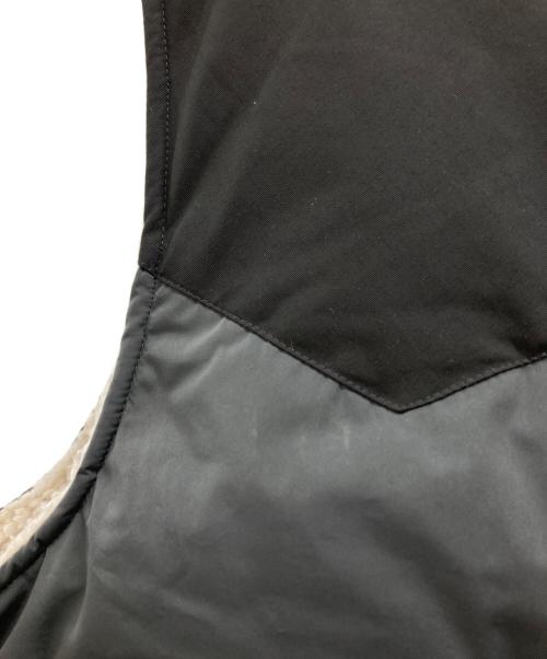 Patagonia（パタゴニア）Patagonia (パタゴニア) リバーシブル・ビビー・ダウン・ベスト ブラックxグレー×アイボリー サイズ:Lの古着・服飾アイテム
