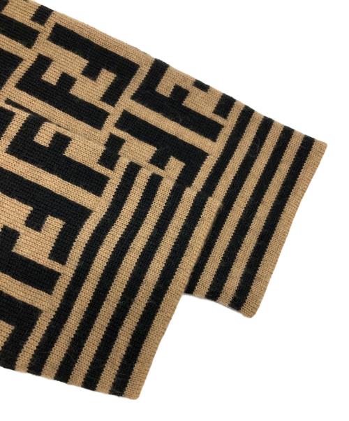 FENDI（フェンディ）FENDI (フェンディ) ズッカ柄タートルネックニット ベージュ×ブラック サイズ:40の古着・服飾アイテム