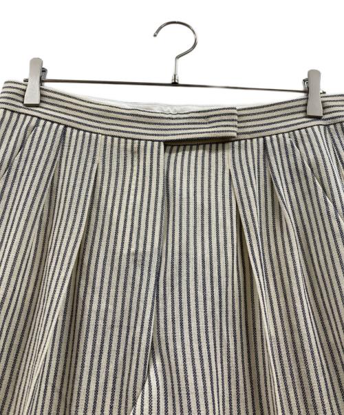 MaxMara（マックスマーラ）MaxMara (マックスマーラ) ストライプセットアップスーツ アイボリー サイズ:44の古着・服飾アイテム