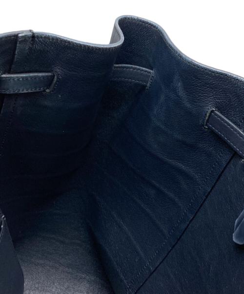 CELINE（セリーヌ）CELINE (セリーヌ) クロコ型押しトートバッグ ネイビーの古着・服飾アイテム