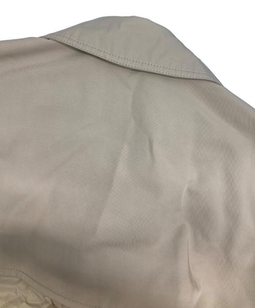 EMPORIO ARMANI（エンポリオ アルマーニ）EMPORIO ARMANI (エンポリオ アルマーニ) 切り替えフーデッドコート ベージュ サイズ:38の古着・服飾アイテム