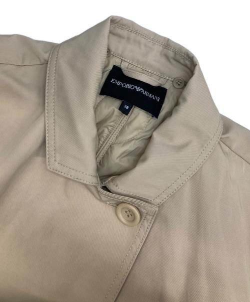 EMPORIO ARMANI（エンポリオ アルマーニ）EMPORIO ARMANI (エンポリオ アルマーニ) 切り替えフーデッドコート ベージュ サイズ:38の古着・服飾アイテム