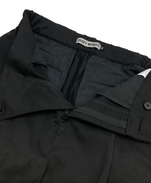ISSEY MIYAKE（イッセイミヤケ）ISSEY MIYAKE (イッセイミヤケ) ストレッチパンツ ブラック サイズ:1の古着・服飾アイテム