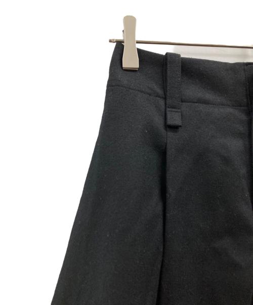 ISSEY MIYAKE（イッセイミヤケ）ISSEY MIYAKE (イッセイミヤケ) ウールテーパードパンツ ブラック サイズ:1の古着・服飾アイテム