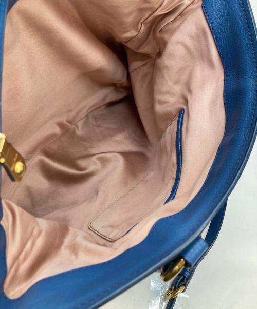 MIU MIU（ミュウミュウ）MIU MIU (ミュウミュウ) シュリンクレザー2WAYバッグ　ヴィッテロカリブ ブルーの古着・服飾アイテム
