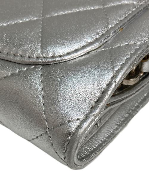 CHANEL（シャネル）CHANEL (シャネル) マトラッセ 2つ折り財布 シルバーの古着・服飾アイテム