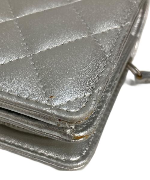 CHANEL（シャネル）CHANEL (シャネル) マトラッセ 2つ折り財布 シルバーの古着・服飾アイテム
