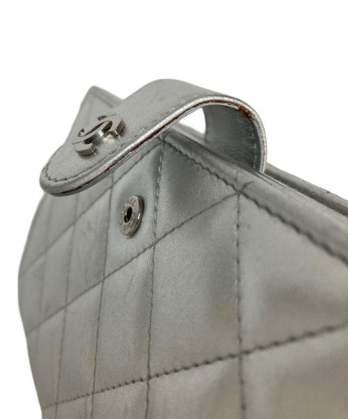 CHANEL（シャネル）CHANEL (シャネル) マトラッセ 2つ折り財布 シルバーの古着・服飾アイテム