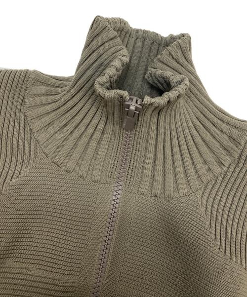 ISSEY MIYAKE（イッセイミヤケ）ISSEY MIYAKE (イッセイミヤケ) KONE KONE ジップアップ ブルゾン オリーブ サイズ:2の古着・服飾アイテム