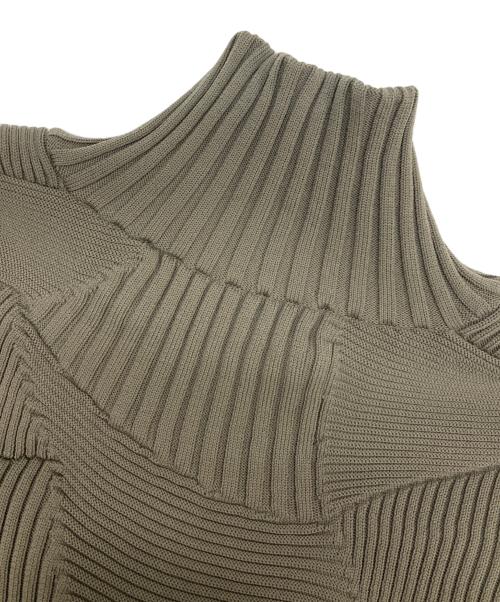 ISSEY MIYAKE（イッセイミヤケ）ISSEY MIYAKE (イッセイミヤケ) KONE KONE ジップアップ ブルゾン オリーブ サイズ:2の古着・服飾アイテム