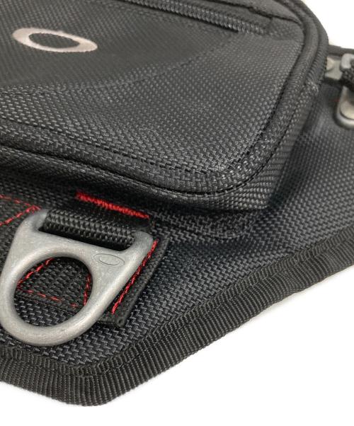 OAKLEY（オークリー）OAKLEY (オークリー) ウエストポーチ　アーカイブ ブラック×レッドの古着・服飾アイテム