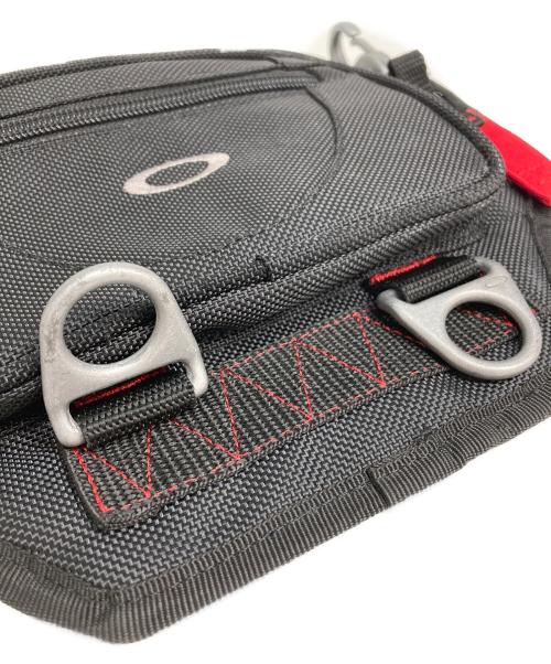 OAKLEY（オークリー）OAKLEY (オークリー) ウエストポーチ　アーカイブ ブラック×レッドの古着・服飾アイテム