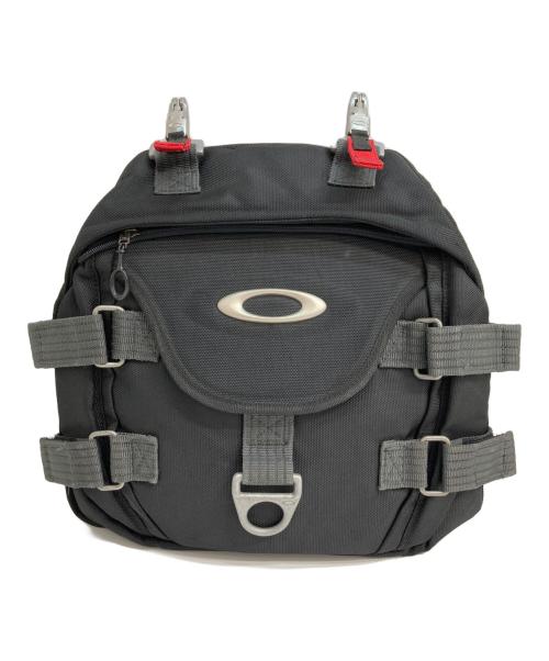 OAKLEY（オークリー）OAKLEY (オークリー) AP タクティカル ローラーバッグ クリップ　アーカイブ　 ブラックの古着・服飾アイテム