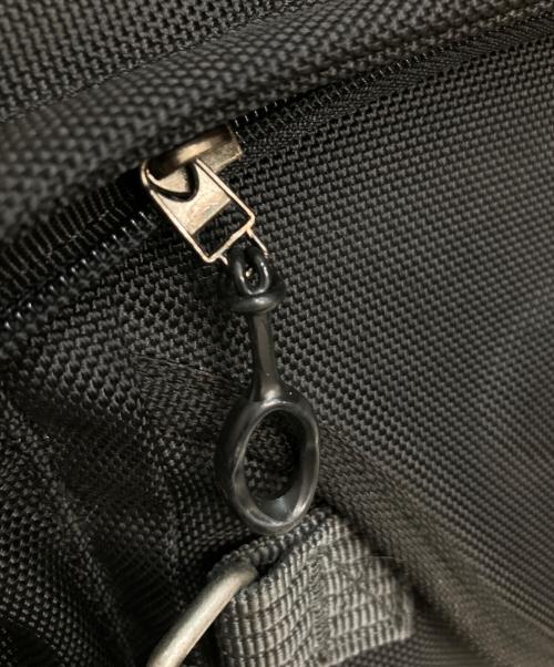 OAKLEY（オークリー）OAKLEY (オークリー) AP タクティカル ローラーバッグ クリップ　アーカイブ　 ブラックの古着・服飾アイテム