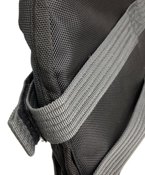OAKLEY（オークリー）OAKLEY (オークリー) AP タクティカル ローラーバッグ クリップ　アーカイブ　 ブラックの古着・服飾アイテム