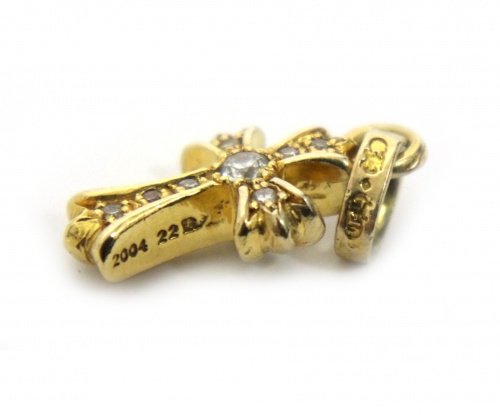 CHROME HEARTS（クロムハーツ）CHROME HEARTS (クロムハーツ) CROSS BABY FAT WITH DIAMOND 22 22Kの古着・服飾アイテム