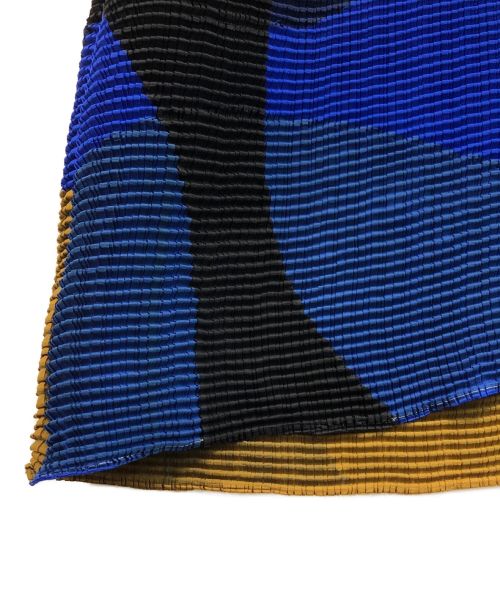 ISSEY MIYAKE（イッセイミヤケ）ISSEY MIYAKE (イッセイミヤケ) デザインプリーツワンピース ブルー サイズ:SIZE 2の古着・服飾アイテム