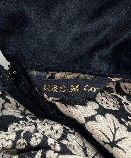 R&D.M.Co-OLDMAN'S TAILOR（オールドマンズテイラー）R&D.M.Co-OLDMAN'S TAILOR (オールドマンズテイラー) WILD BERRY ROUND COLLAR NO SLEEVE BLOUSE ベージュ サイズ:SIZE Mの古着・服飾アイテム