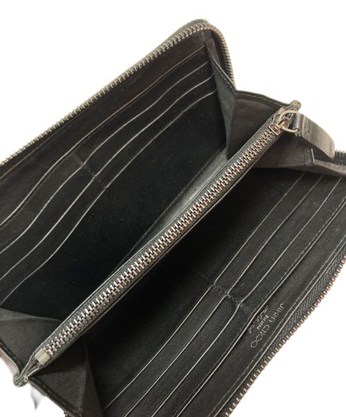 JIMMY CHOO（ジミーチュウ）JIMMY CHOO (ジミーチュウ) スタッズラウンドファスナーロングウォレット ブラックの古着・服飾アイテム