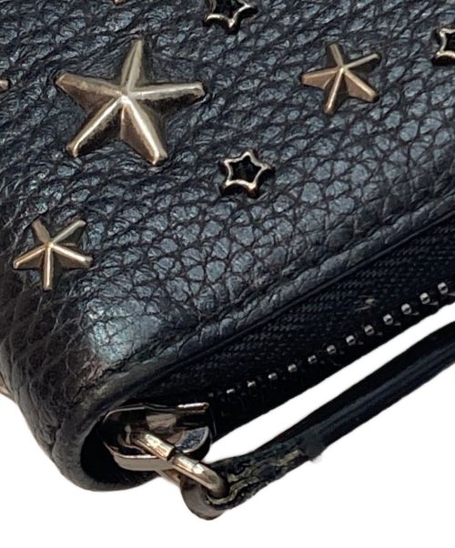 JIMMY CHOO（ジミーチュウ）JIMMY CHOO (ジミーチュウ) スタッズラウンドファスナーロングウォレット ブラックの古着・服飾アイテム
