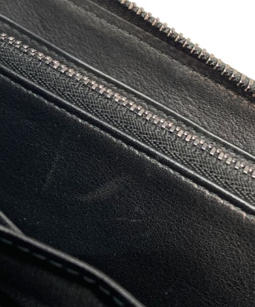 JIMMY CHOO（ジミーチュウ）JIMMY CHOO (ジミーチュウ) スタッズラウンドファスナーロングウォレット ブラックの古着・服飾アイテム