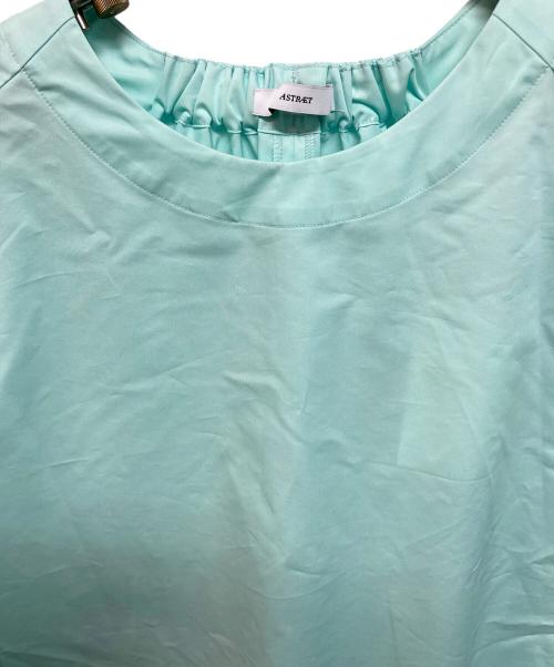 ASTRAET（アストラット）ASTRAET (アストラット) ノースリーブブラウス スカイブルー サイズ:Free 未使用品の古着・服飾アイテム