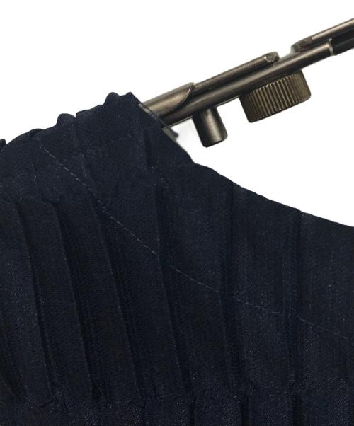 ISSEY MIYAKE（イッセイミヤケ）ISSEY MIYAKE (イッセイミヤケ) プリーツノースリーブワンピース ネイビー サイズ:2の古着・服飾アイテム