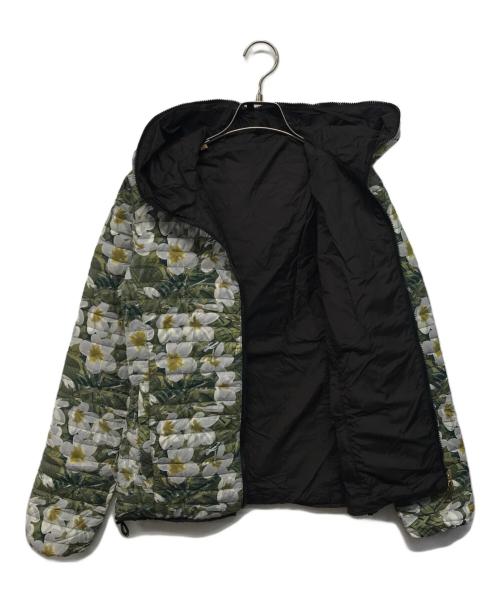 DUVETICA（デュベティカ）DUVETICA (デュベティカ) Cariatre Erre パデッドジャケット ブラック×グリーン サイズ:不明(下記参照)の古着・服飾アイテム
