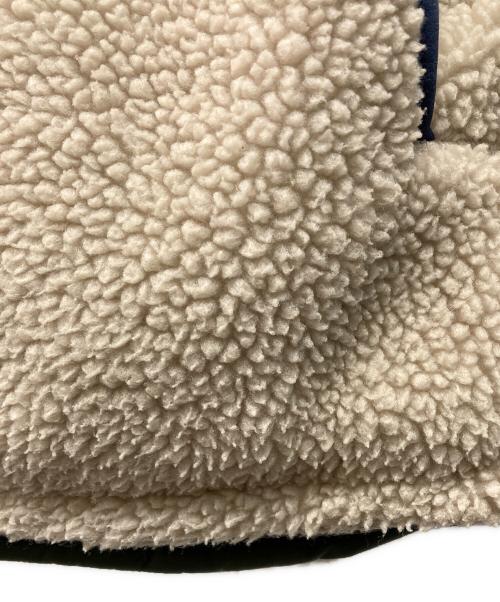 Patagonia（パタゴニア）Patagonia (パタゴニア) リバーシブル・ビビー・ダウン・ベスト ベージュ サイズ:-の古着・服飾アイテム