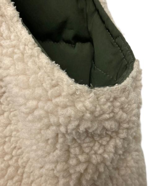 Patagonia（パタゴニア）Patagonia (パタゴニア) リバーシブル・ビビー・ダウン・ベスト ベージュ サイズ:-の古着・服飾アイテム