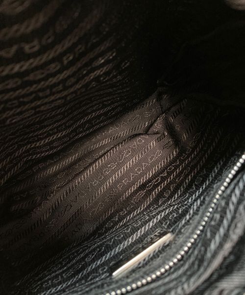 PRADA（プラダ）PRADA (プラダ) ナイロンショルダーバッグ ブラックの古着・服飾アイテム